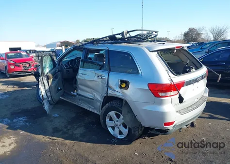 2013 Jeep Grand Cherokee Laredo z USA, uszkodzony, nr VIN 1C4RJFAG8DC634115